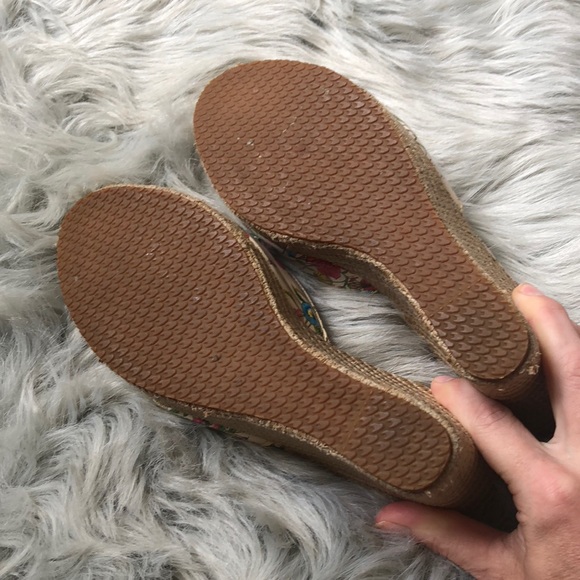 Wedge Heels - Picture 7 of 7